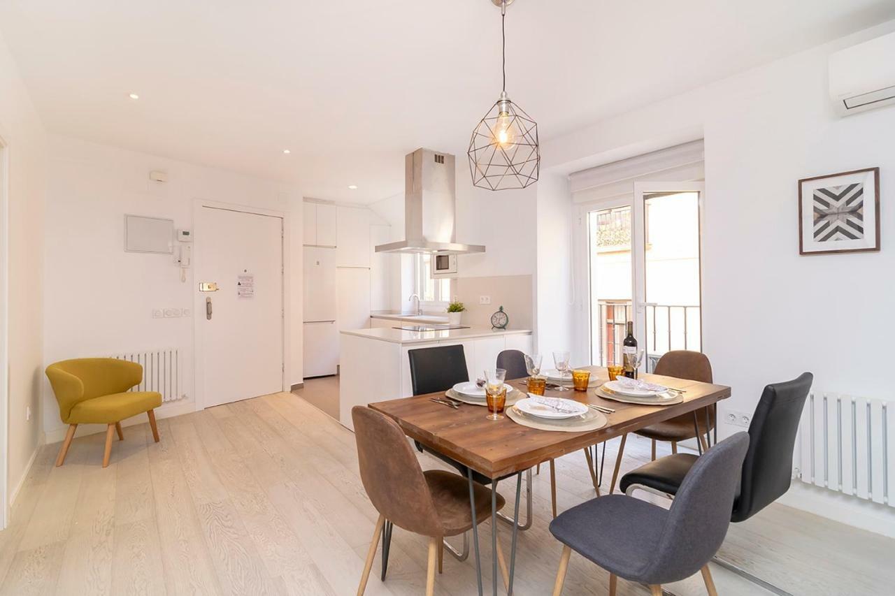 Smiling Near Puerta Del Sol By Batuecas Appartement Madrid